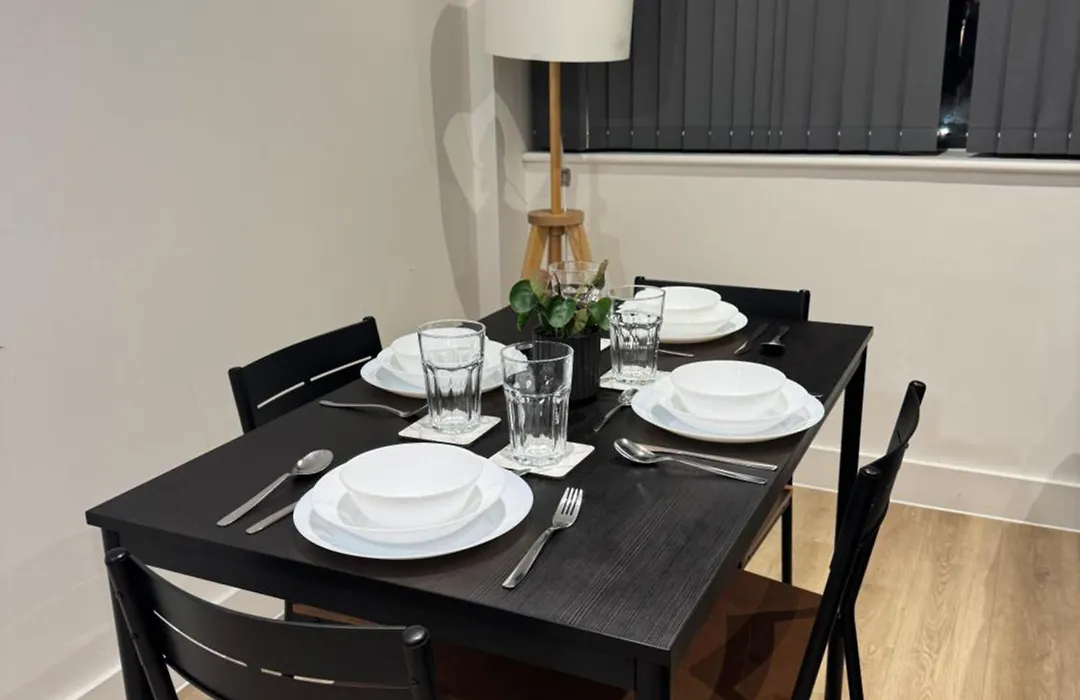 Elegant Apartment Near Stadium Free Parking-1